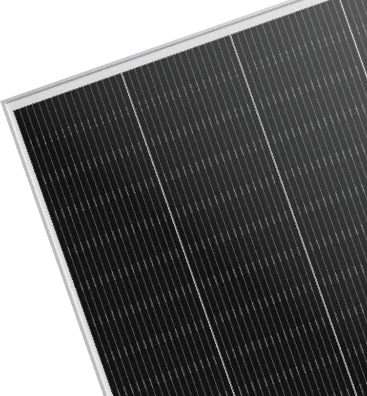 Esquina del panel SunPower Performance 7 Commercial con marco de aluminio plateado